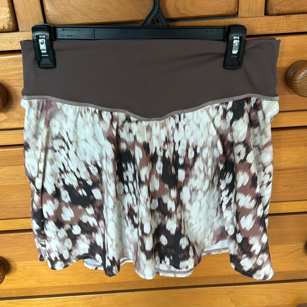 Aerie skort